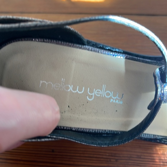 Mellow Yellow Paris Silver/Gray Iridescent Leather T-Strap Block Heels - EU 40 - Picture 11 of 11